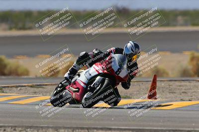 media/Oct-08-2022-SoCal Trackdays (Sat) [[1fc3beec89]]/Turn 14 (1050am)/